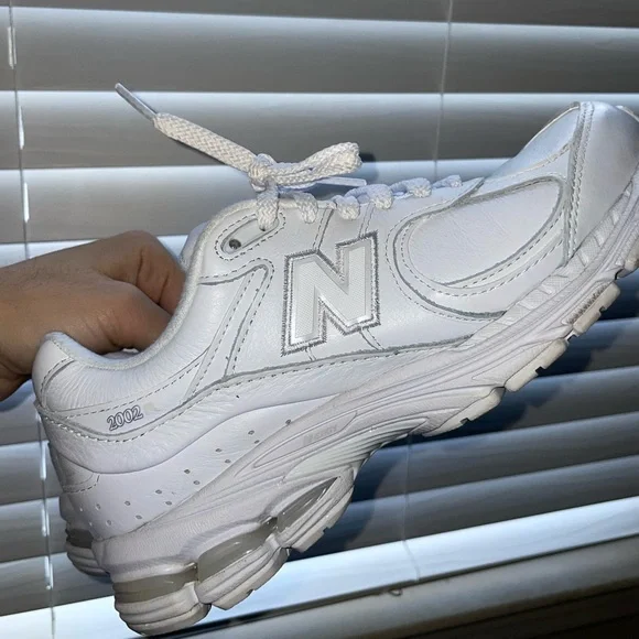 New Balance Sneakers Sz 8.5 - Picture 7 of 12